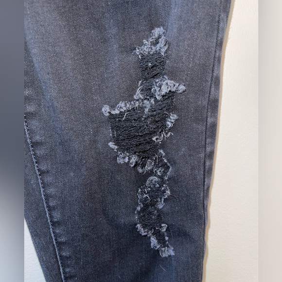 SO Black Super High Rise Distressed Skinny Jeggings - size 3 (26) - Picture 3 of 9